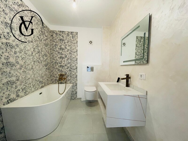 Bucurestii Noi, apartament 3 camere, curte spatioasa.